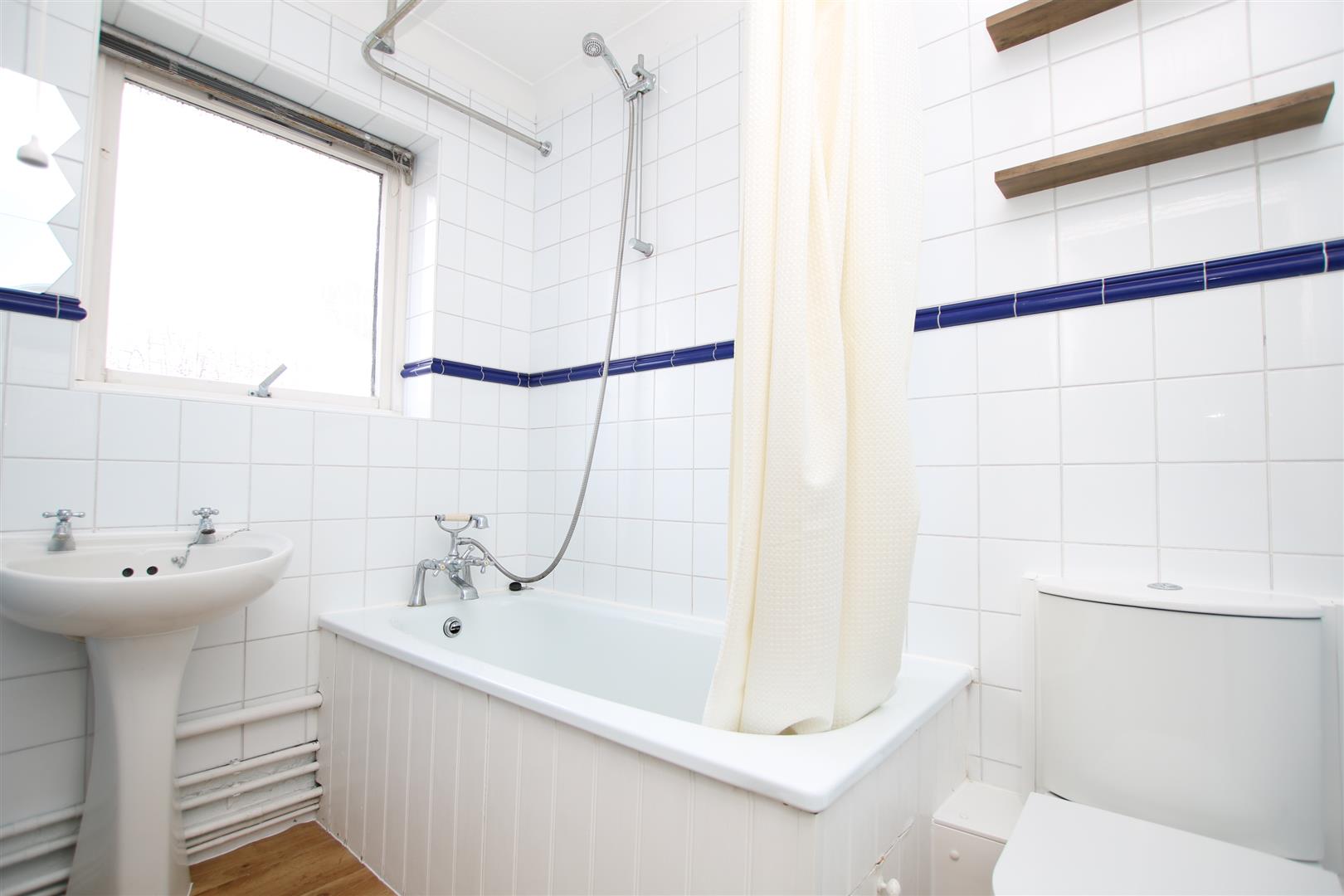 Kingsmead Place, Broadbridge Heath, Horsham